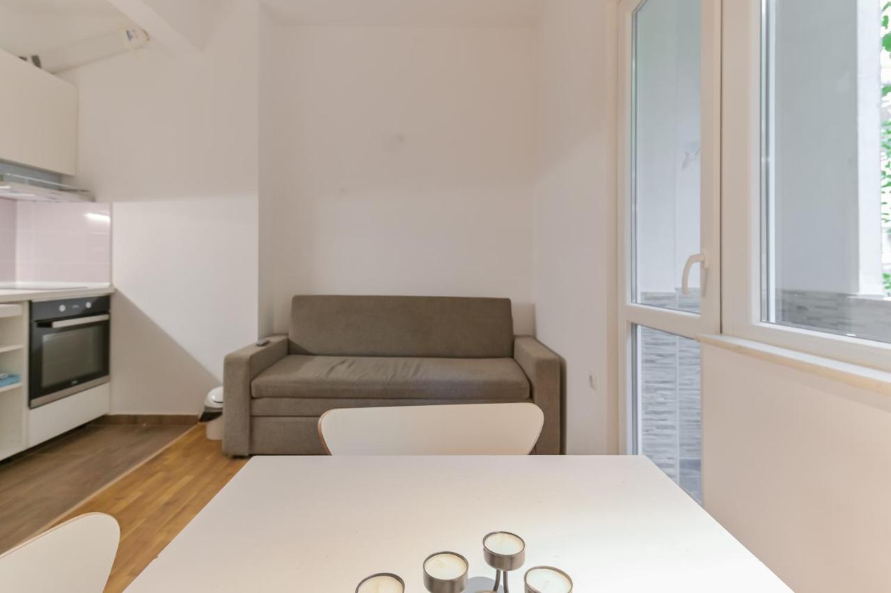 Bright Apartment In The Heart Of The City By Flat Mаnager София Экстерьер фото