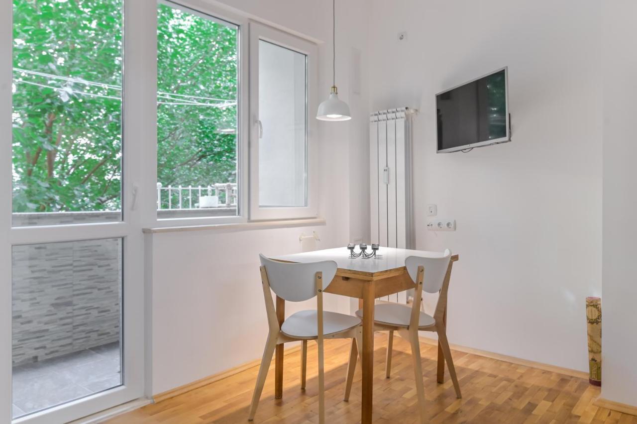 Bright Apartment In The Heart Of The City By Flat Mаnager София Экстерьер фото